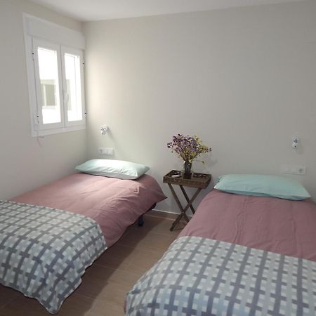 Apartamentos La Rosita Бенидорм Экстерьер фото