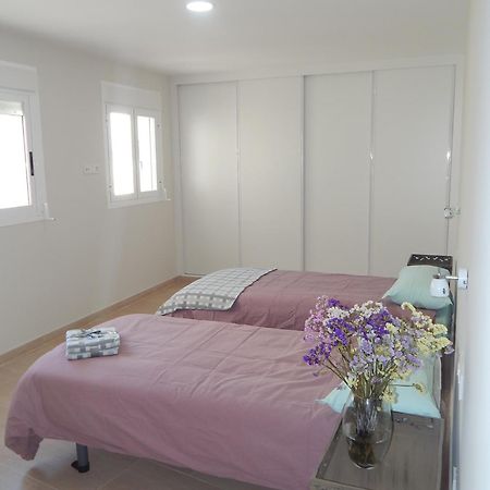 Apartamentos La Rosita Бенидорм Экстерьер фото