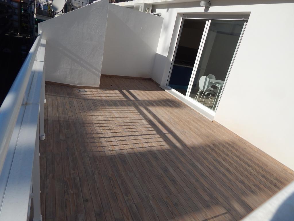 Apartamentos La Rosita Бенидорм Номер фото