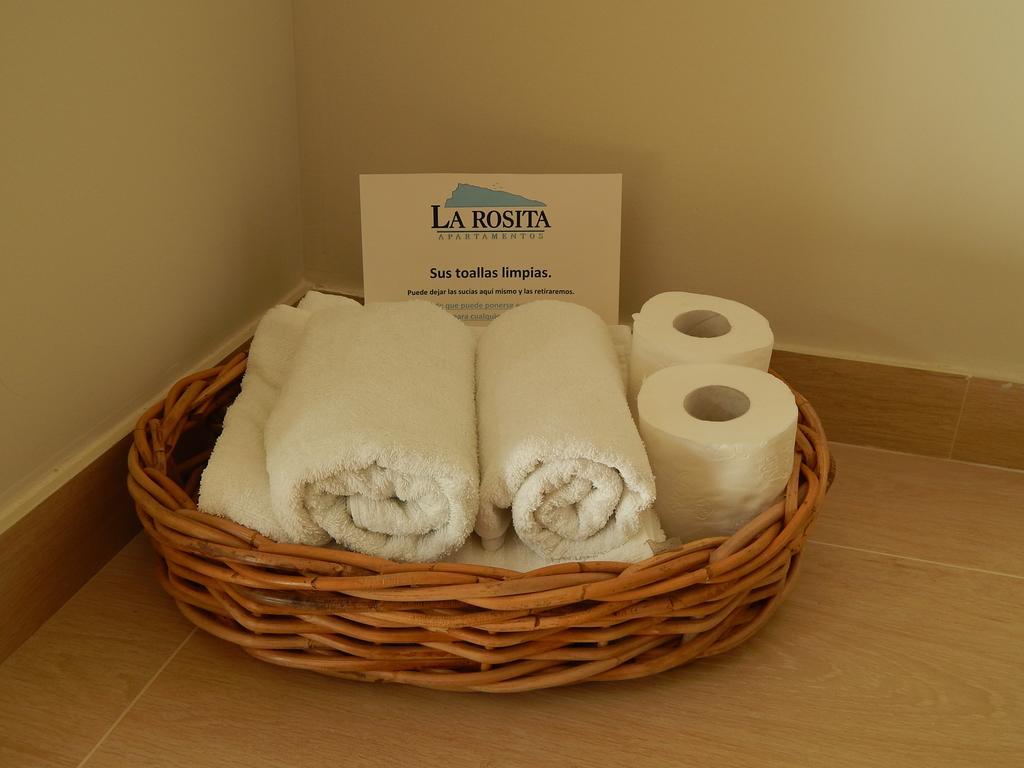 Apartamentos La Rosita Бенидорм Экстерьер фото