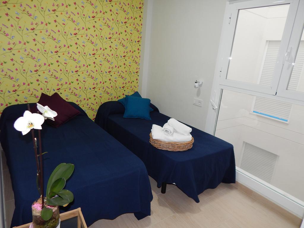 Apartamentos La Rosita Бенидорм Экстерьер фото