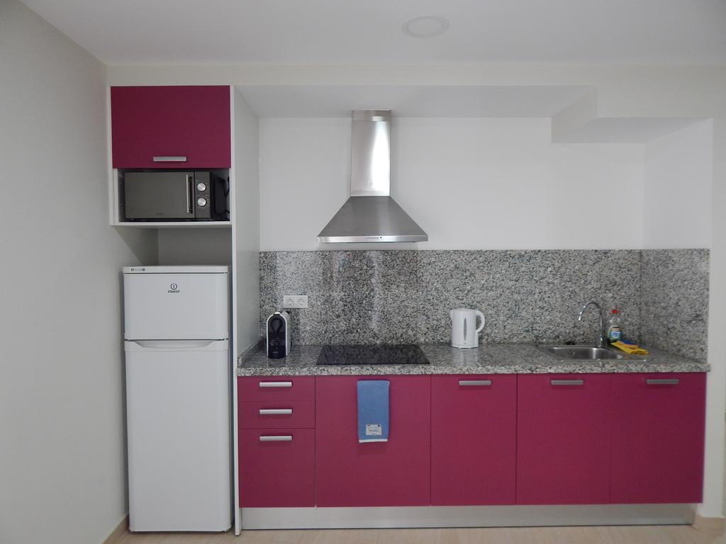 Apartamentos La Rosita Бенидорм Экстерьер фото