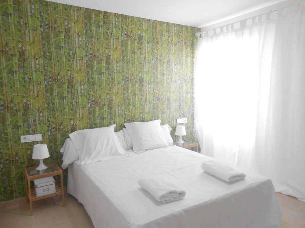Apartamentos La Rosita Бенидорм Экстерьер фото