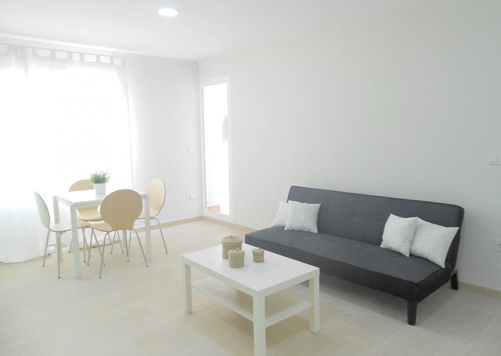 Apartamentos La Rosita Бенидорм Экстерьер фото
